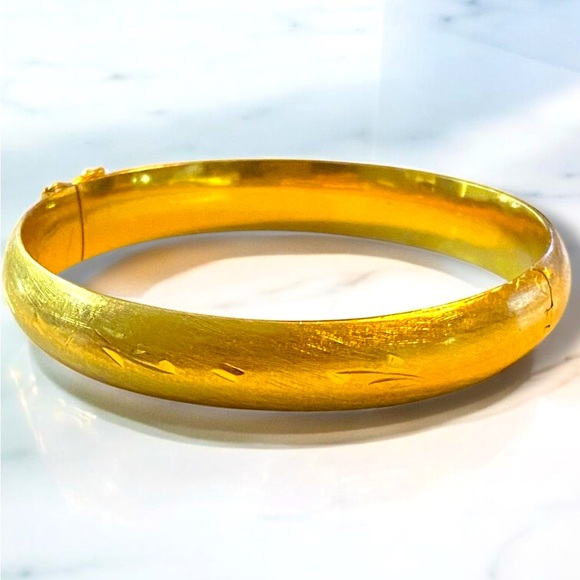 Vintage Estate 18K 750 Yellow Gold 11mm Wide Bangle Bracelet BEAUTIFUL! - Picture 12 of 16